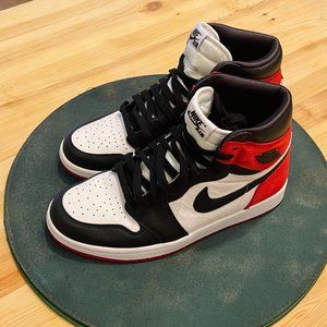 Jordan 1 Retro High Satin Black Toe (Women's) | US Women's 8.5 US Men's 7 | EU40